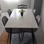 Aris Lejlighed