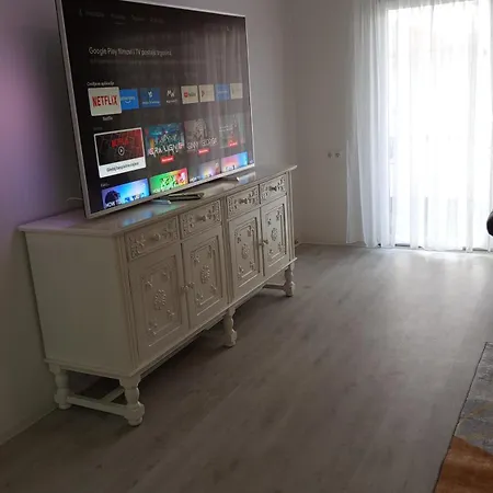 Aris Apartamento *